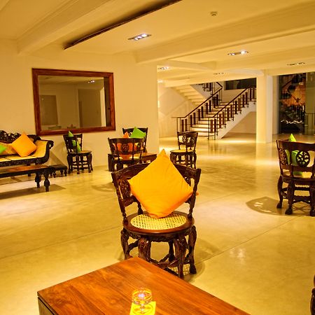 Rajarata Hotel Anuradhapura Bagian luar foto