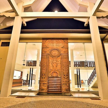 Rajarata Hotel Anuradhapura Bagian luar foto