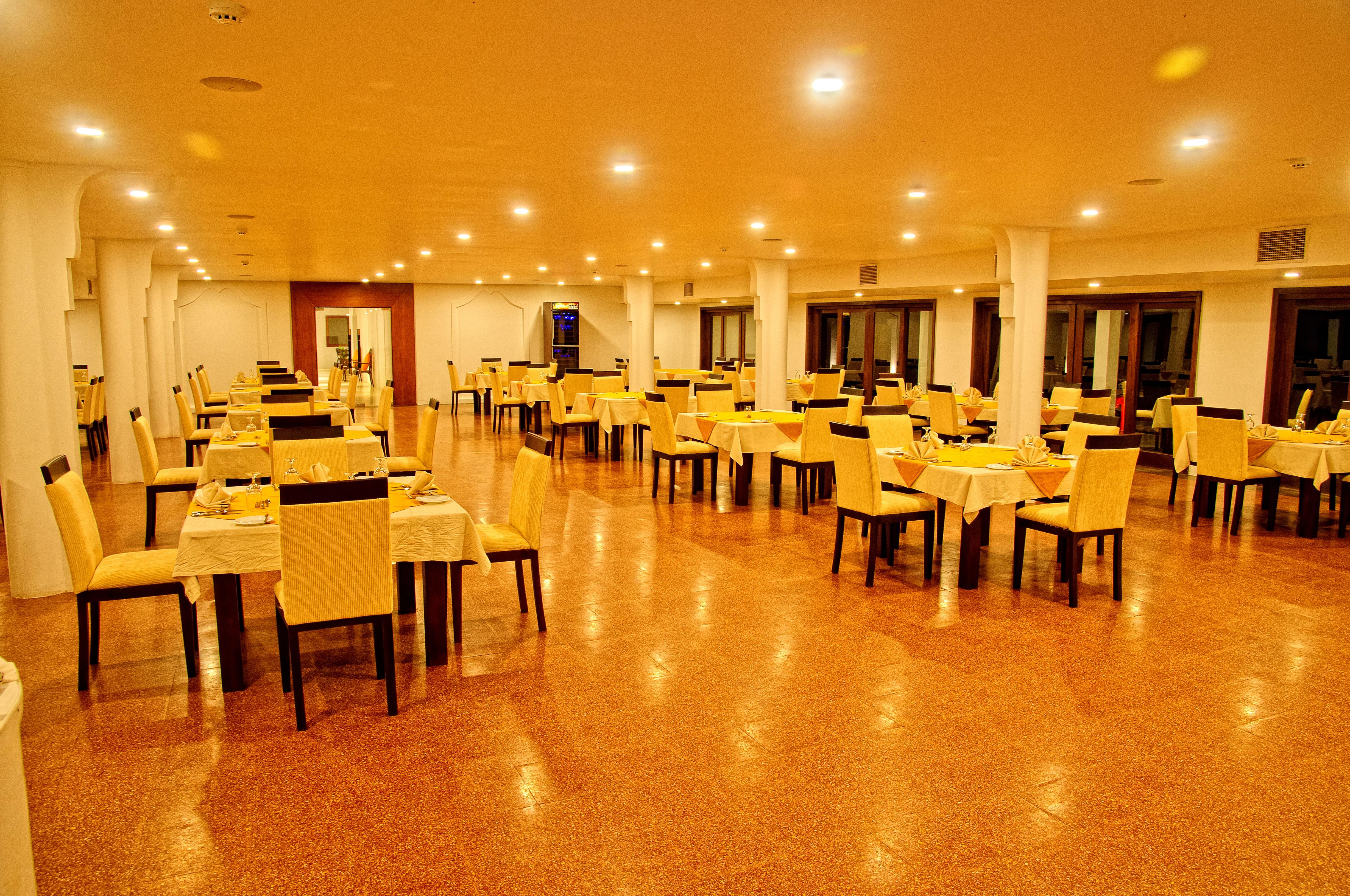Rajarata Hotel Anuradhapura Bagian luar foto