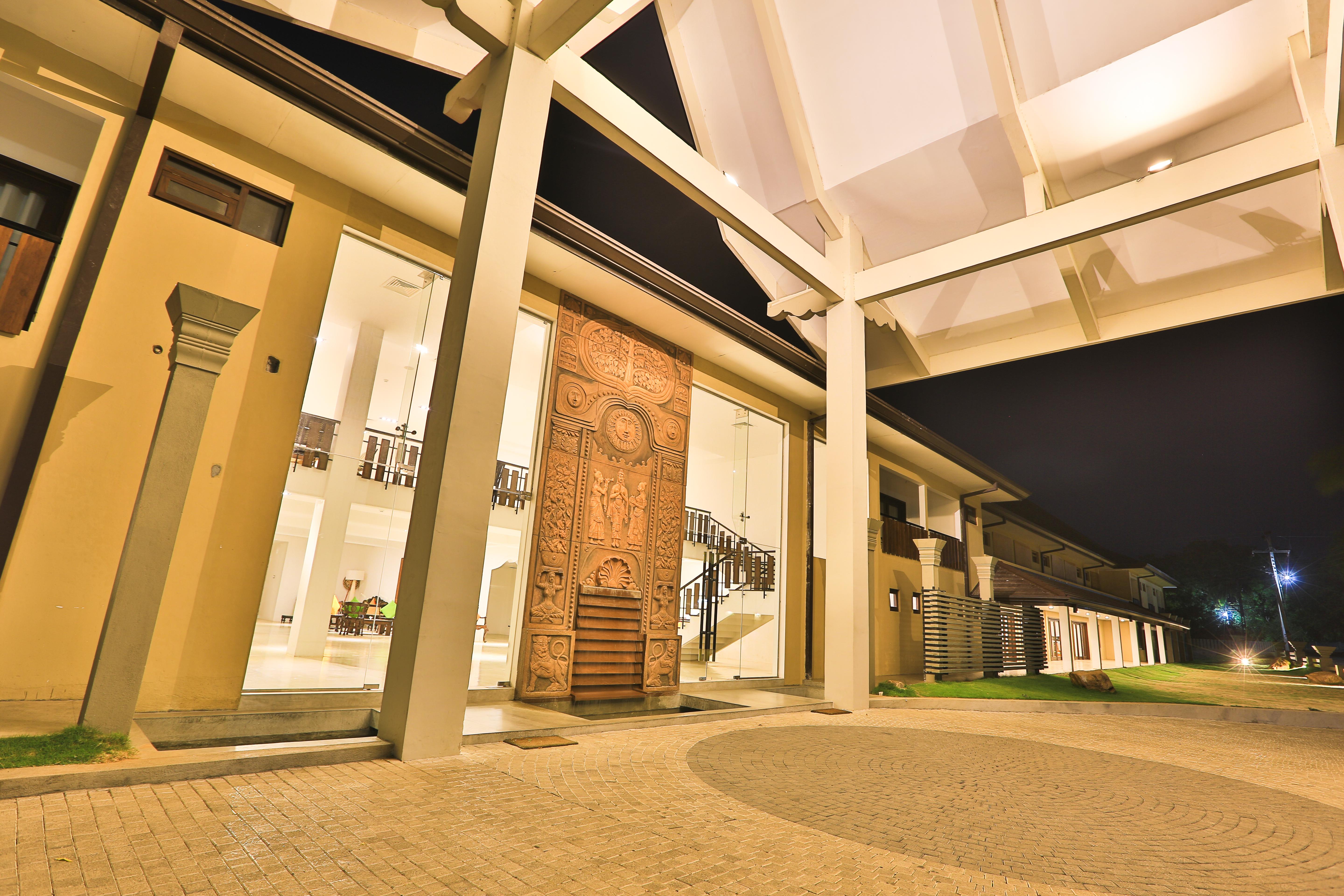 Rajarata Hotel Anuradhapura Bagian luar foto