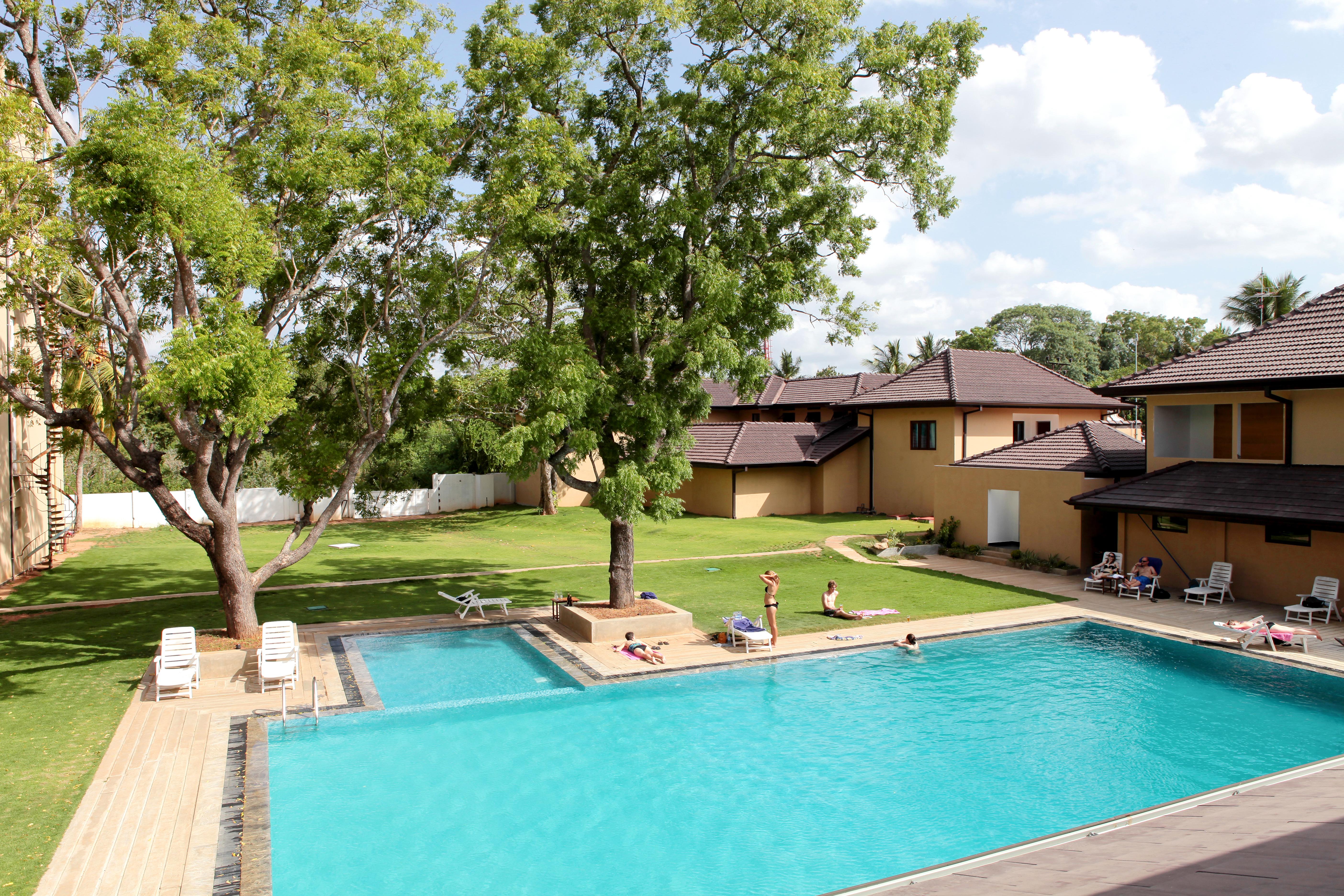 Rajarata Hotel Anuradhapura Bagian luar foto