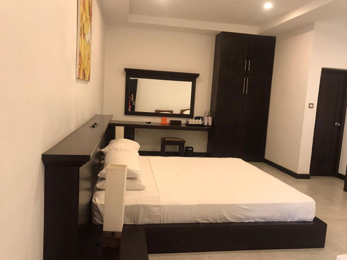 Rajarata Hotel Anuradhapura Bagian luar foto