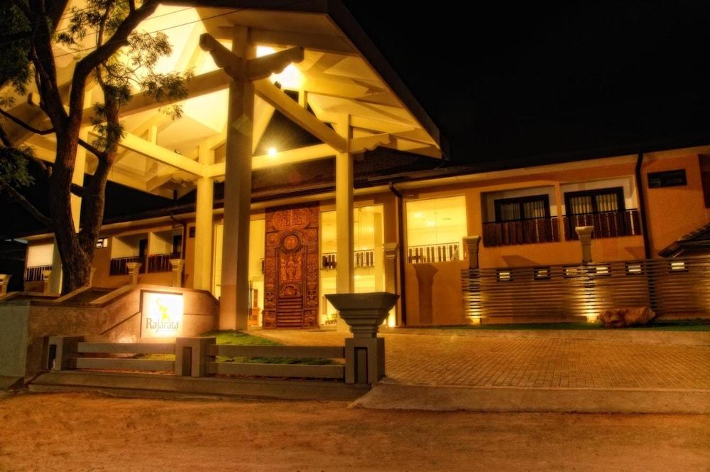 Rajarata Hotel Anuradhapura Bagian luar foto