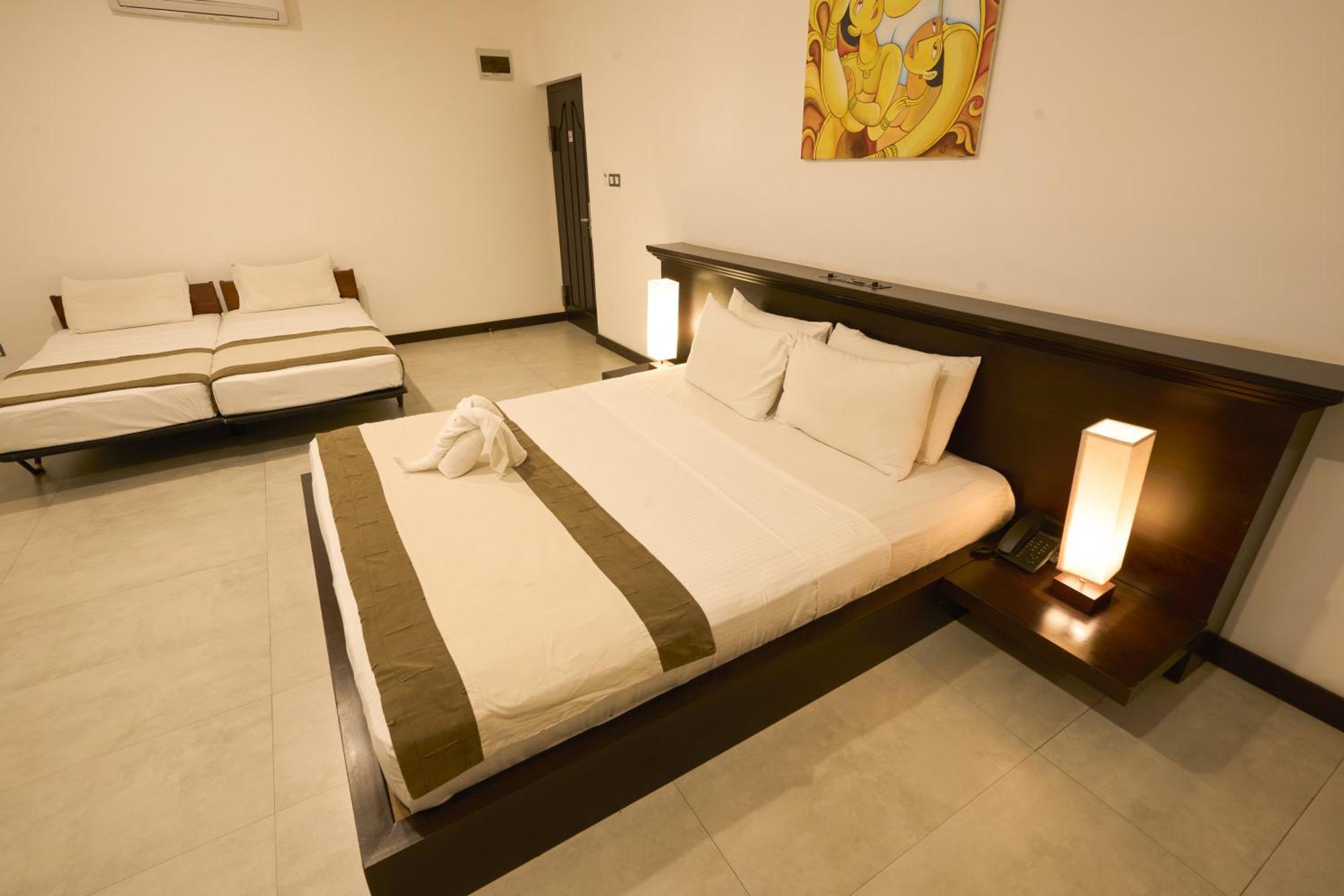 Rajarata Hotel Anuradhapura Bagian luar foto