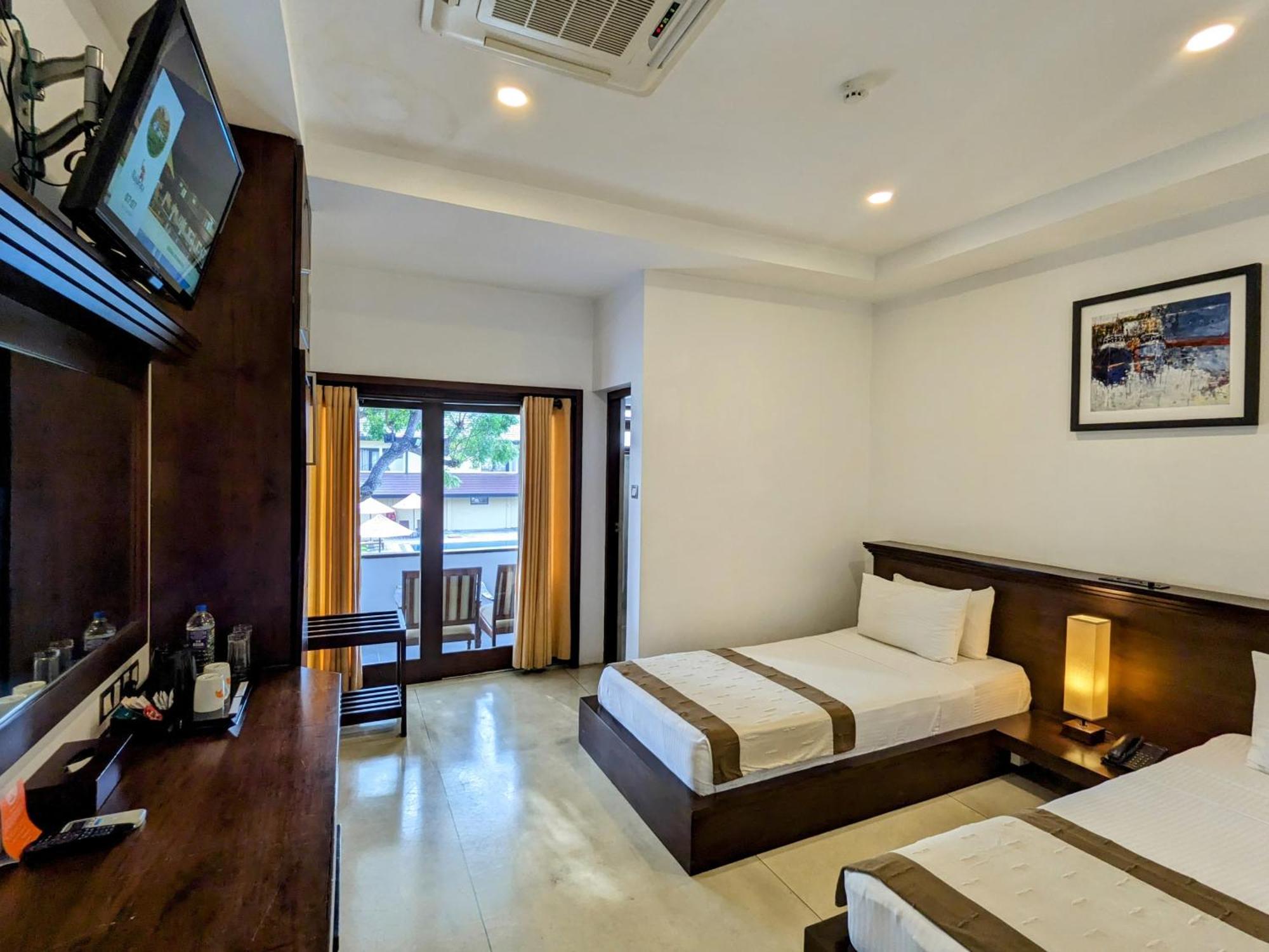 Rajarata Hotel Anuradhapura Bagian luar foto