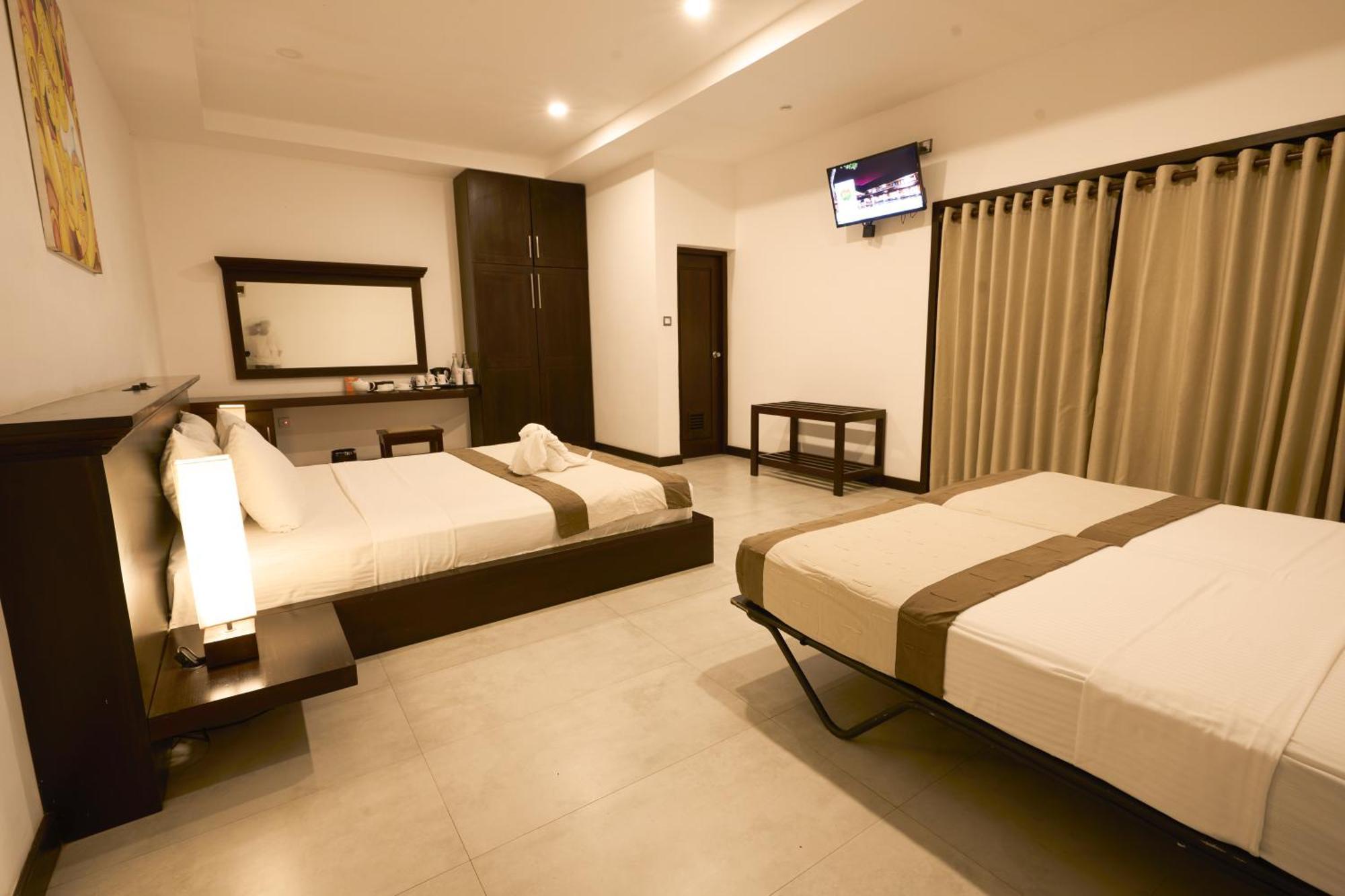 Rajarata Hotel Anuradhapura Bagian luar foto