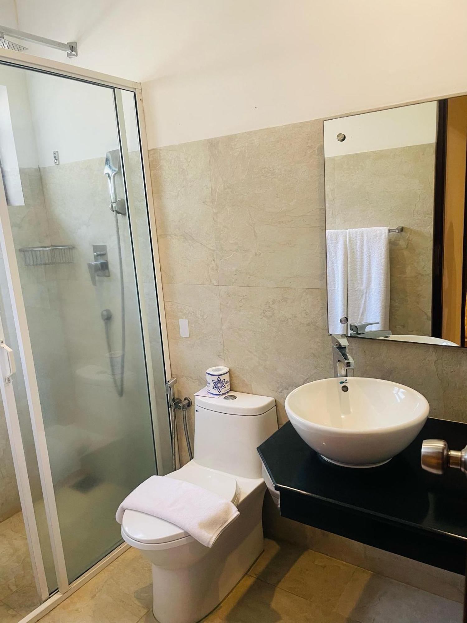 Rajarata Hotel Anuradhapura Bagian luar foto