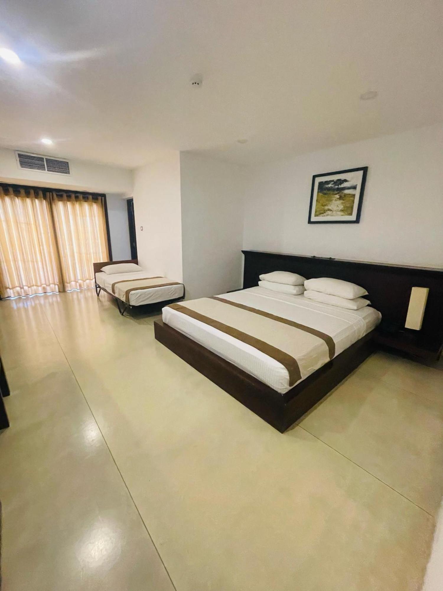 Rajarata Hotel Anuradhapura Bagian luar foto