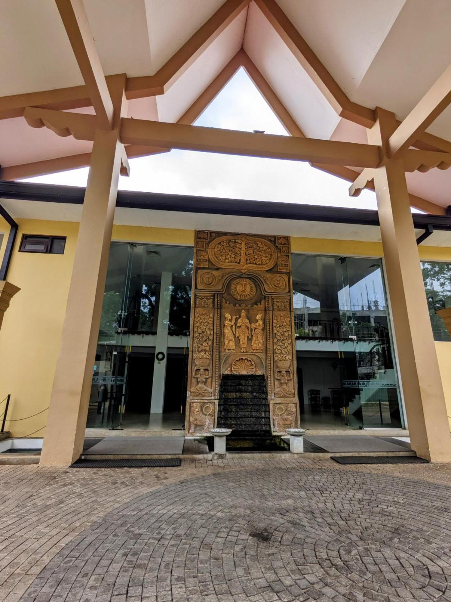 Rajarata Hotel Anuradhapura Bagian luar foto