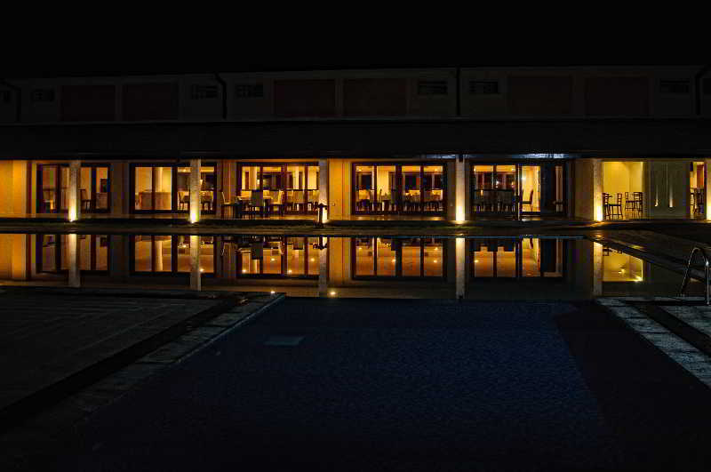 Rajarata Hotel Anuradhapura Bagian luar foto